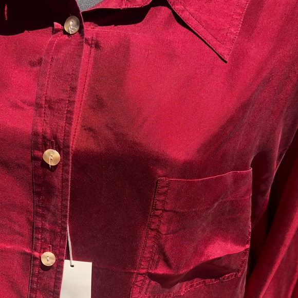 NWT Blouse by Avenue. - Picture 2 of 4